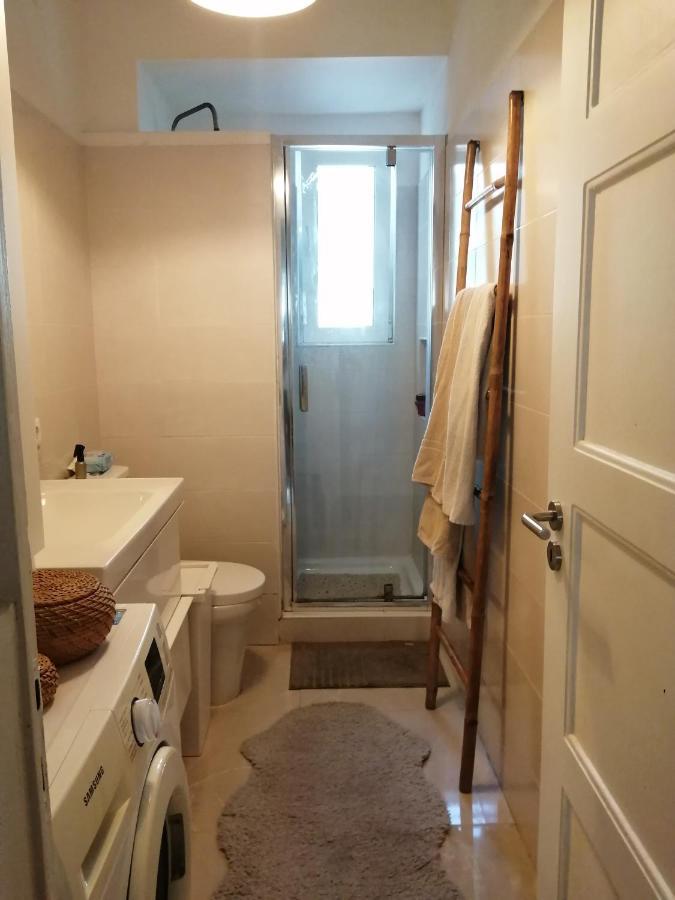 Apartamento Encantador Com Patio Lisboa Eksteriør bilde